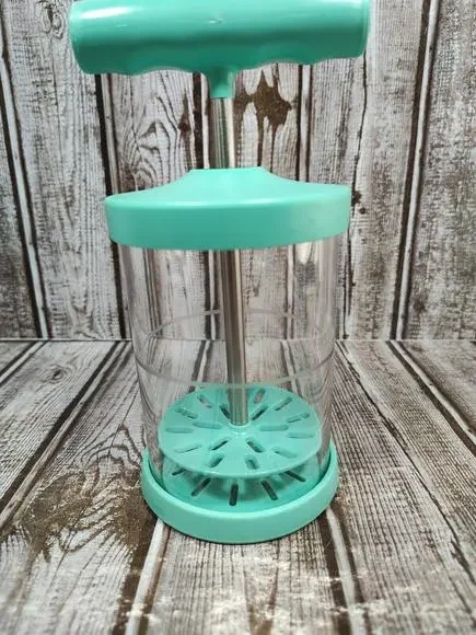 Pampered Chef Whipped Cream Maker Handheld DIY Whipping Cream Dispenser Non-Slip - Picture 5 of 10